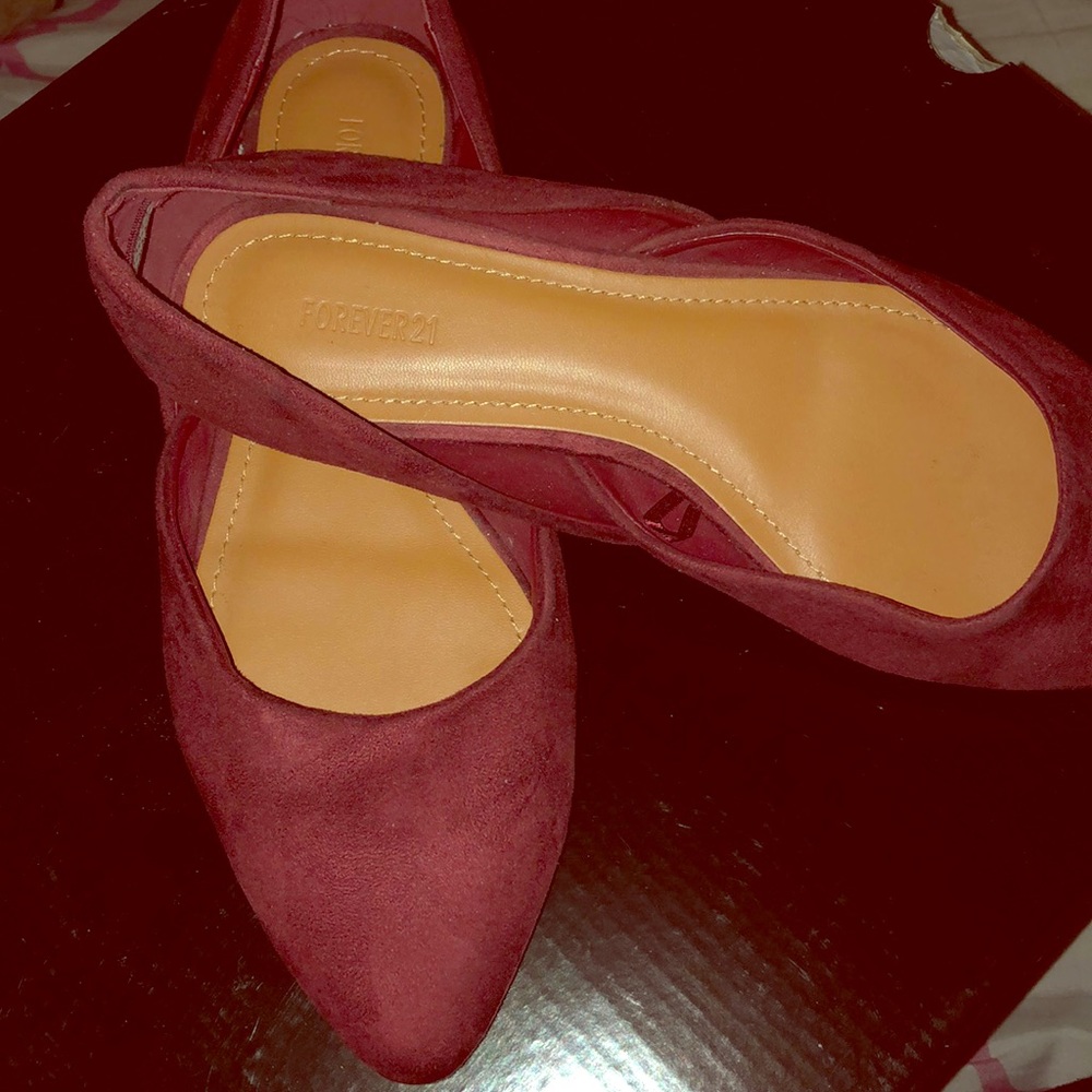 Burgundy pointed flats